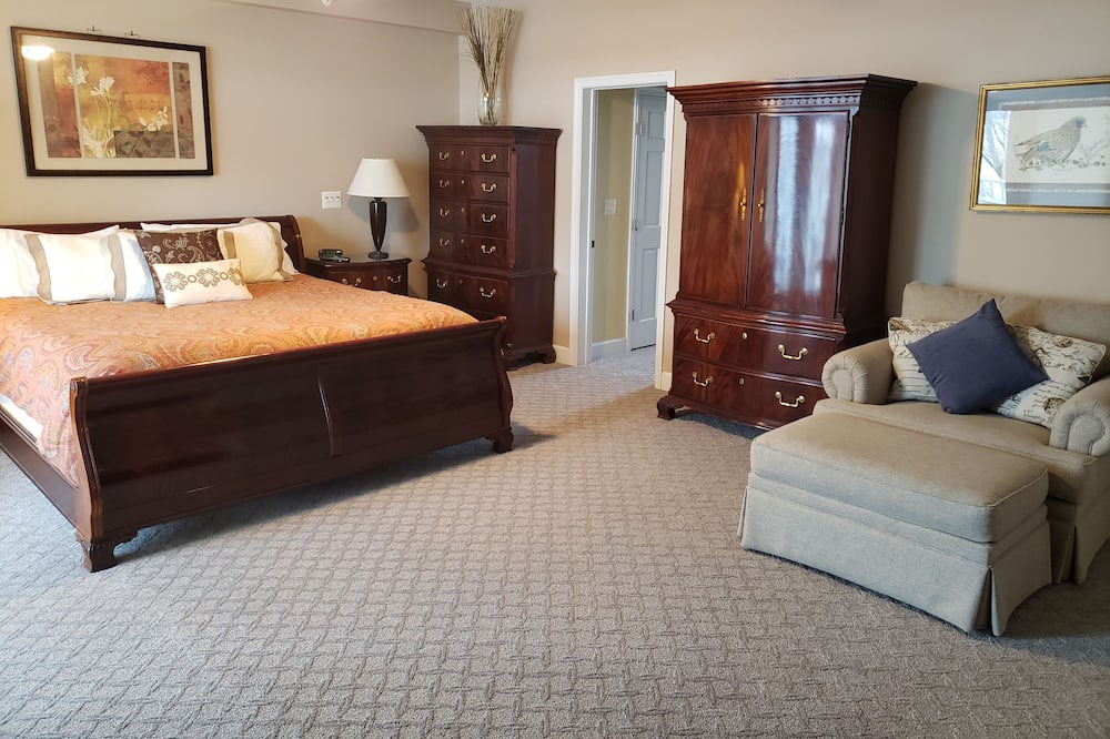 Photo of Bedroom in Solomons Island