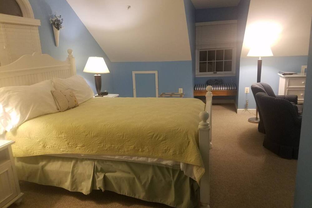 Photo of Bedroom in Solomons Island