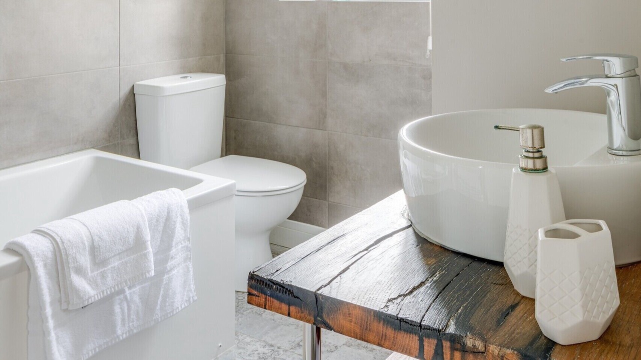 Photo of Bathroom in Mortehoe