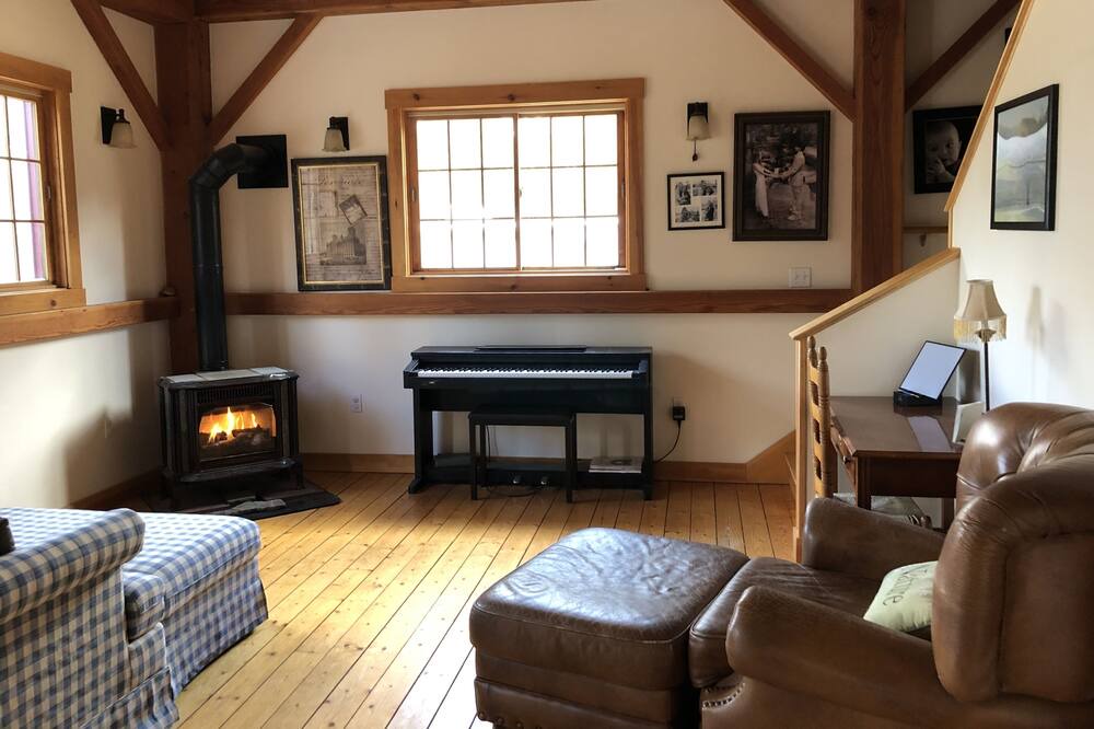 Photo of Livingroom in Rumford Center