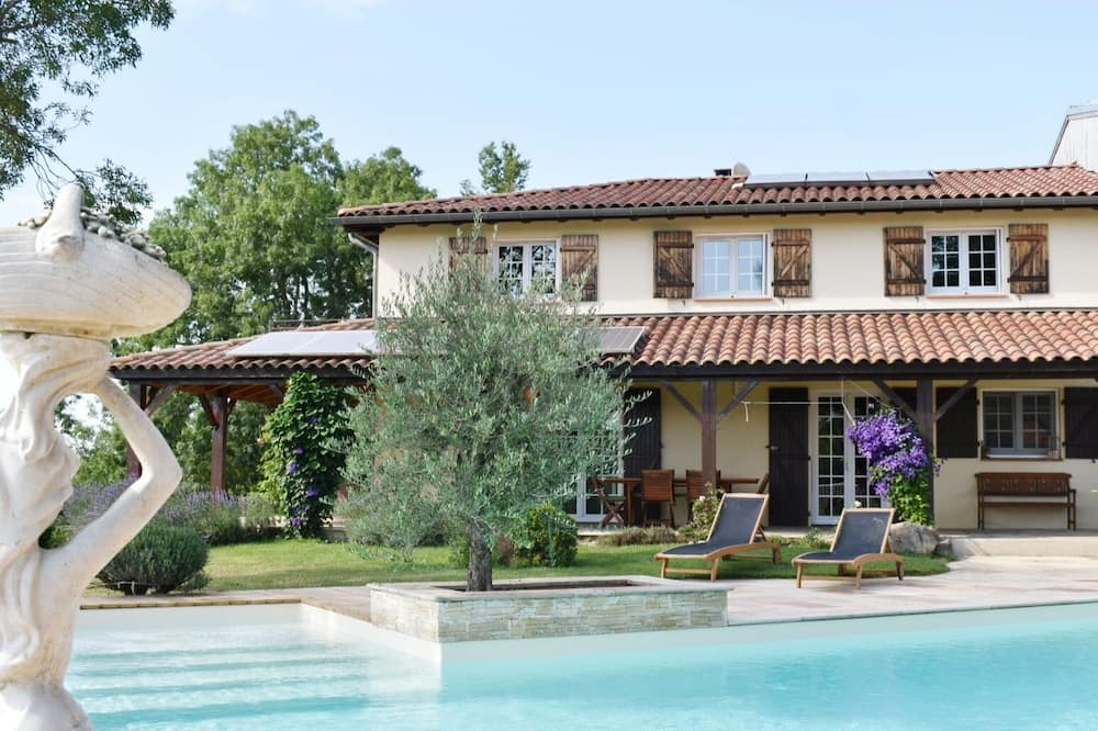 Photo of Outdoor in Lescousse