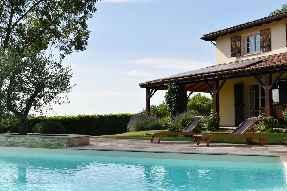 Photo of Outdoor in Lescousse