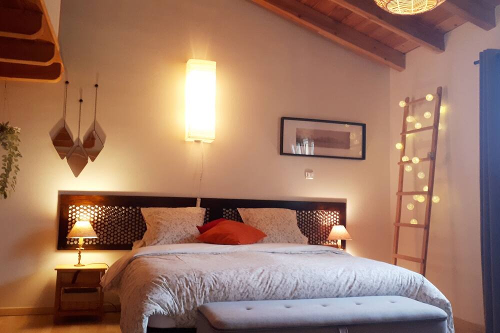 Photo of Bedroom in Lescousse