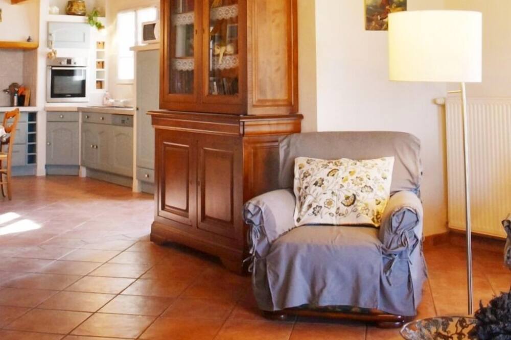 Photo of Livingroom in Lescousse