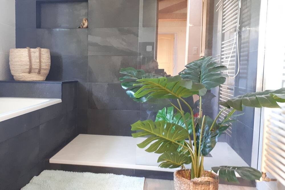 Photo of Bathroom in Lescousse