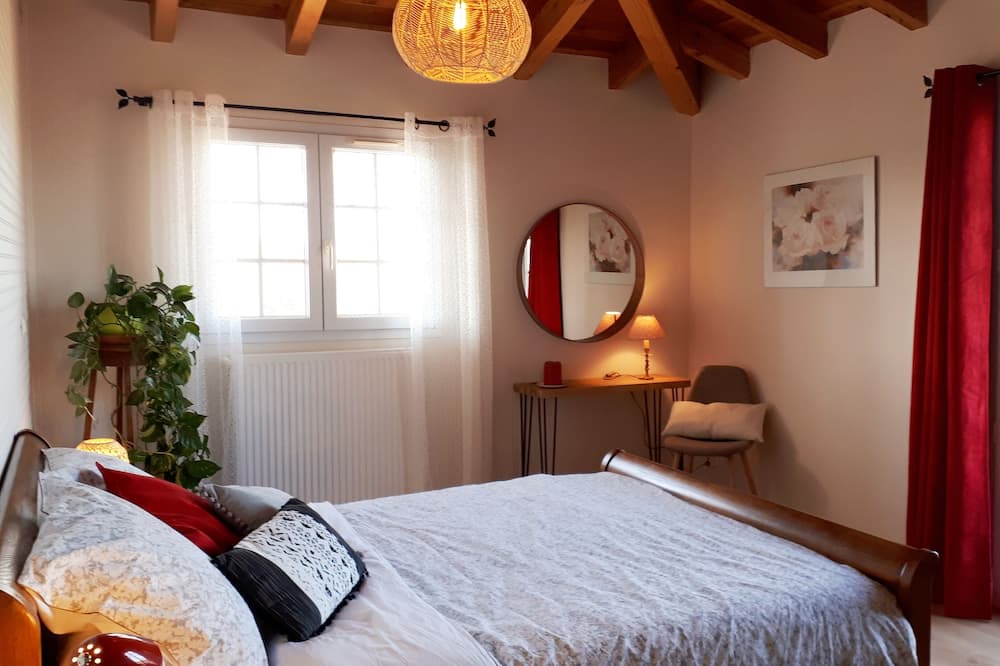 Photo of Bedroom in Lescousse