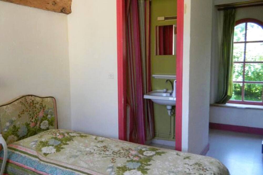 Photo of Bedroom in Nonant