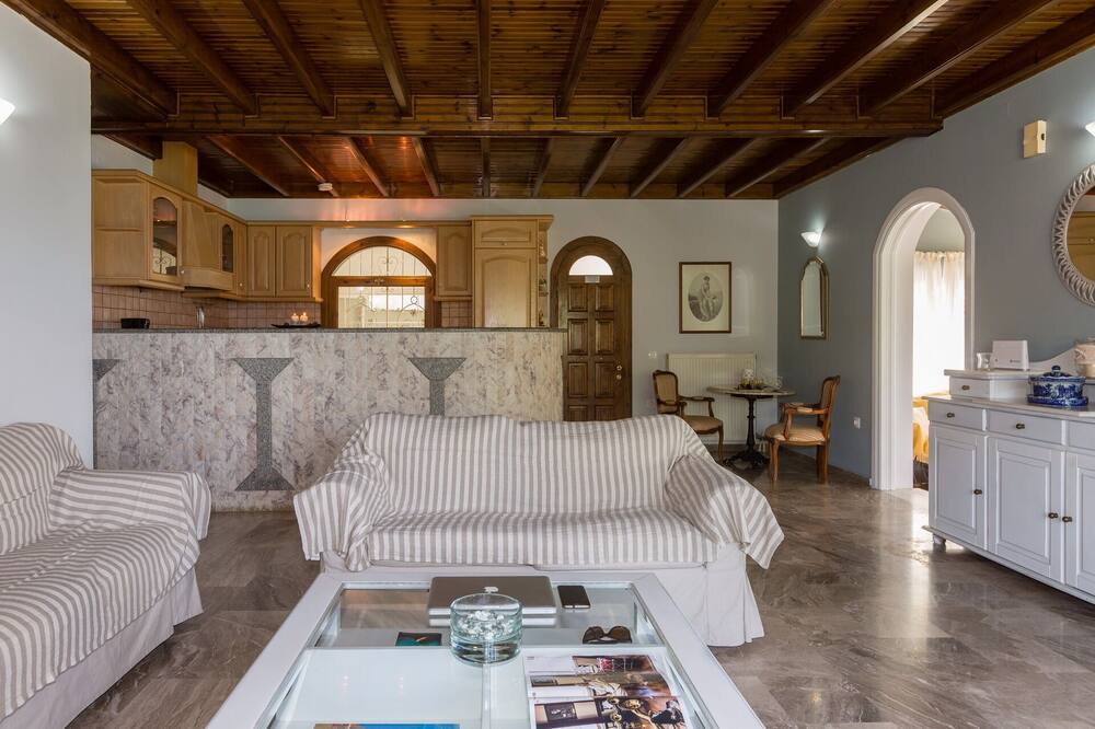 Photo of Livingroom in Termenades