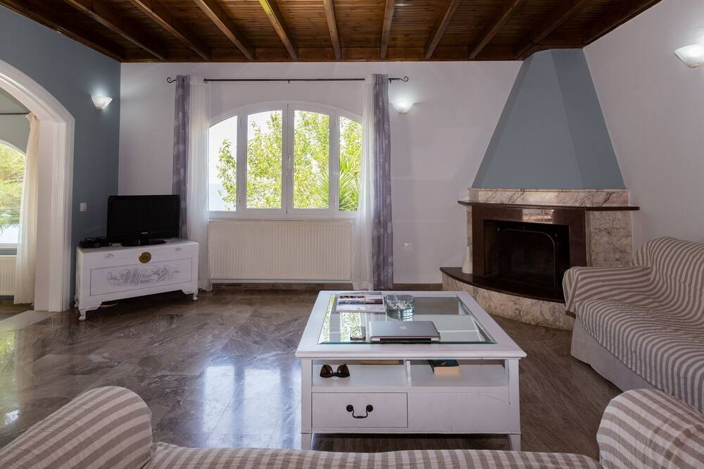 Photo of Livingroom in Termenades