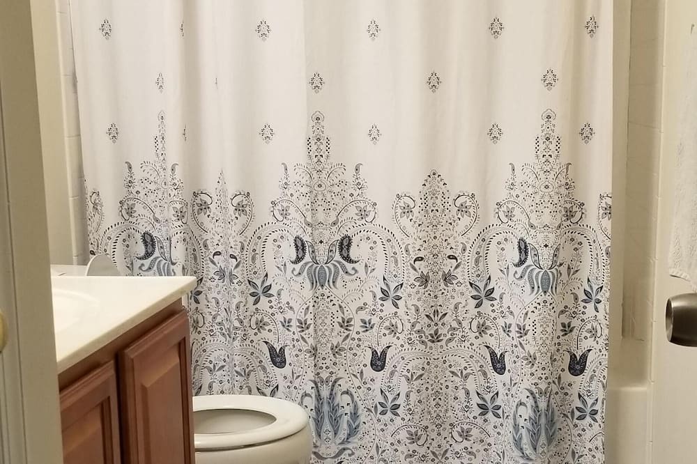 Photo of Bathroom in Edgewater