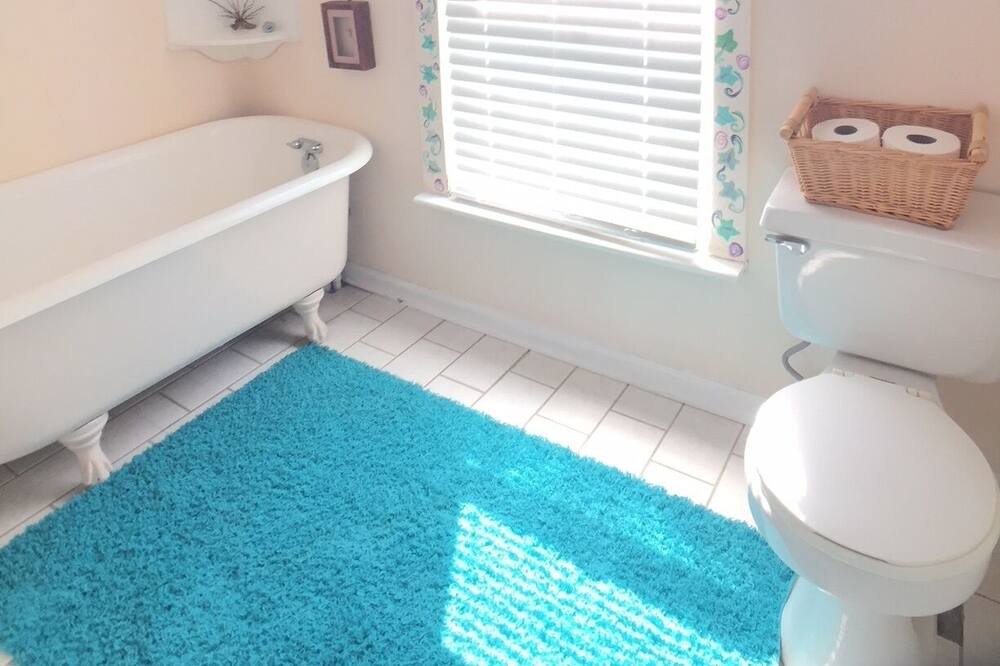 Photo of Bathroom in Alligator Point