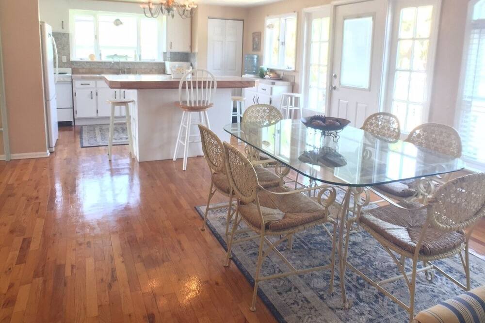 Photo of Livingroom in Alligator Point
