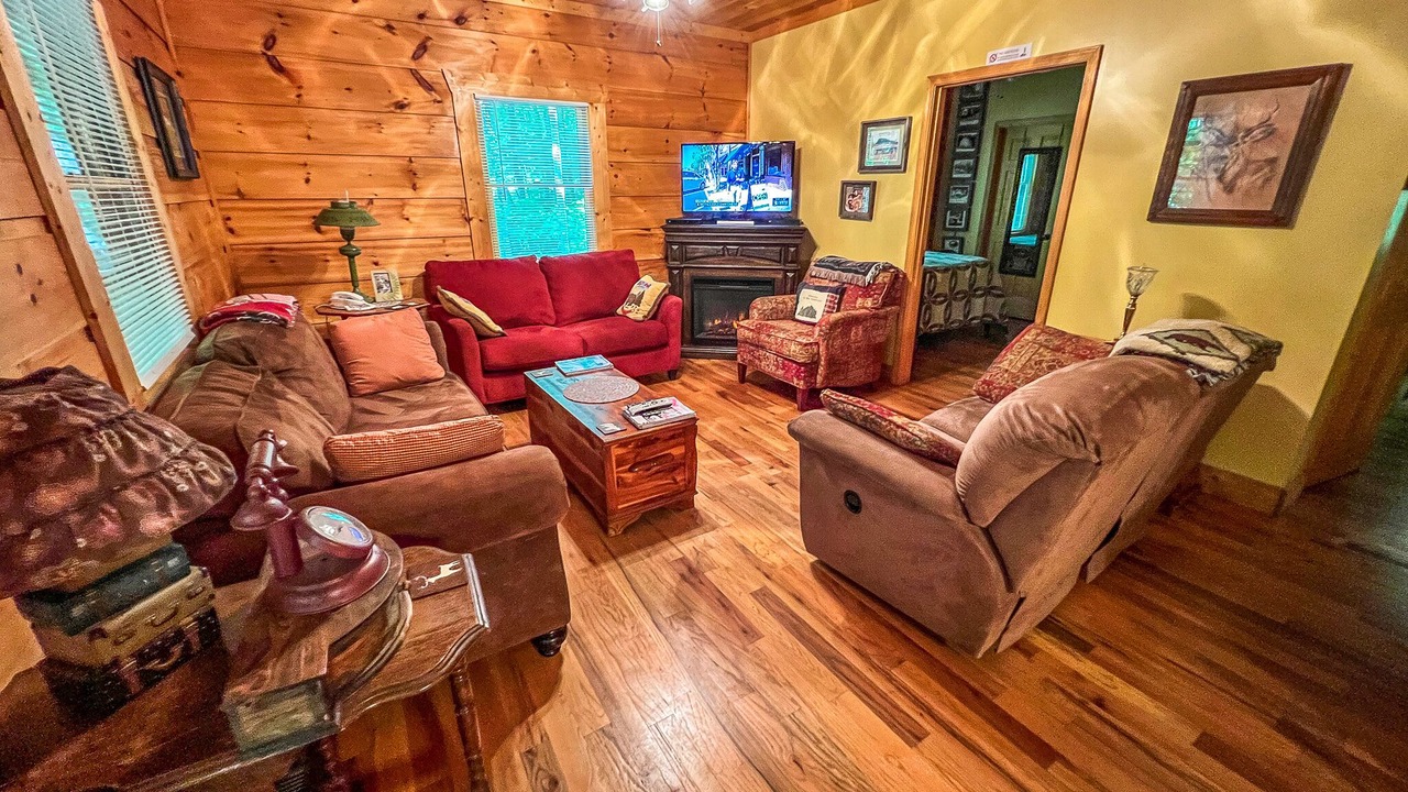 Photo of Livingroom in Warrensville