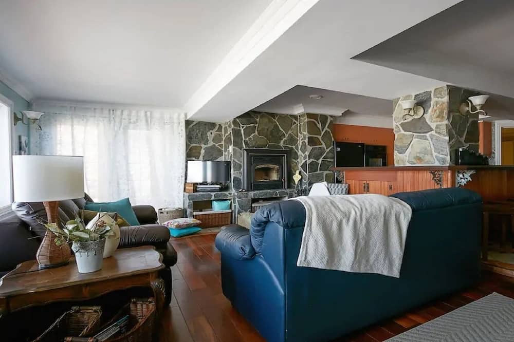 Photo of Livingroom in Pincourt