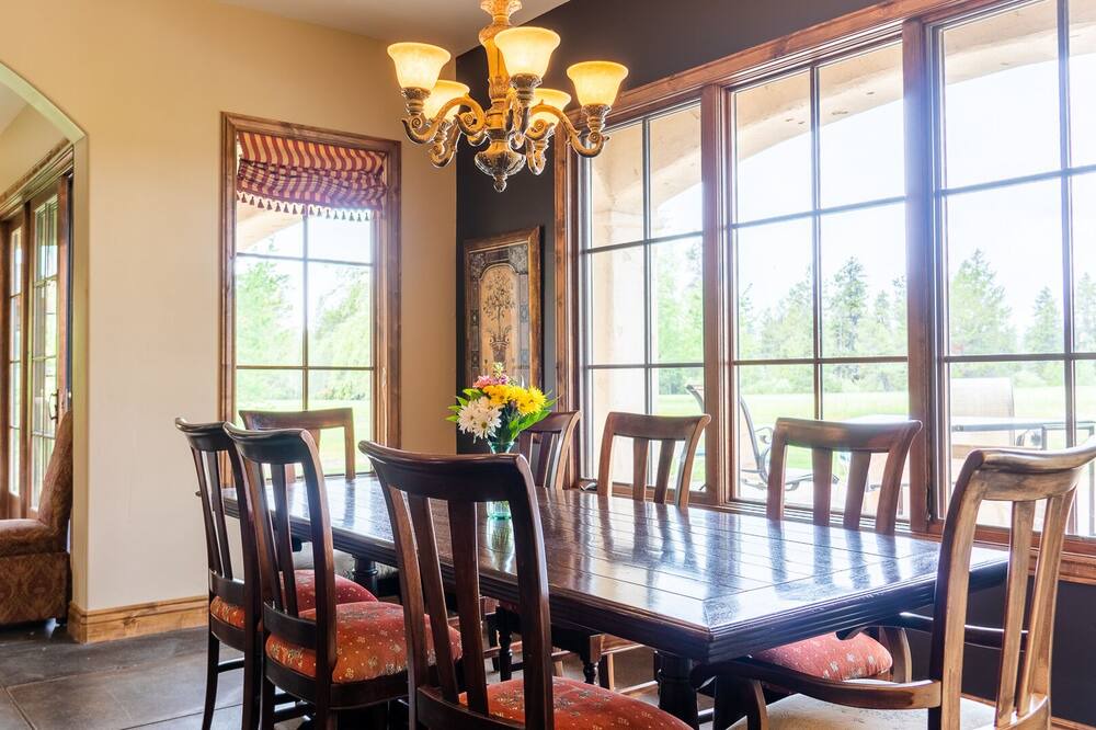 Photo of Livingroom in McCall