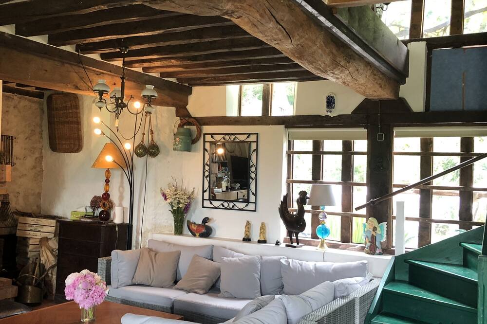 Photo of Livingroom in Cormeilles