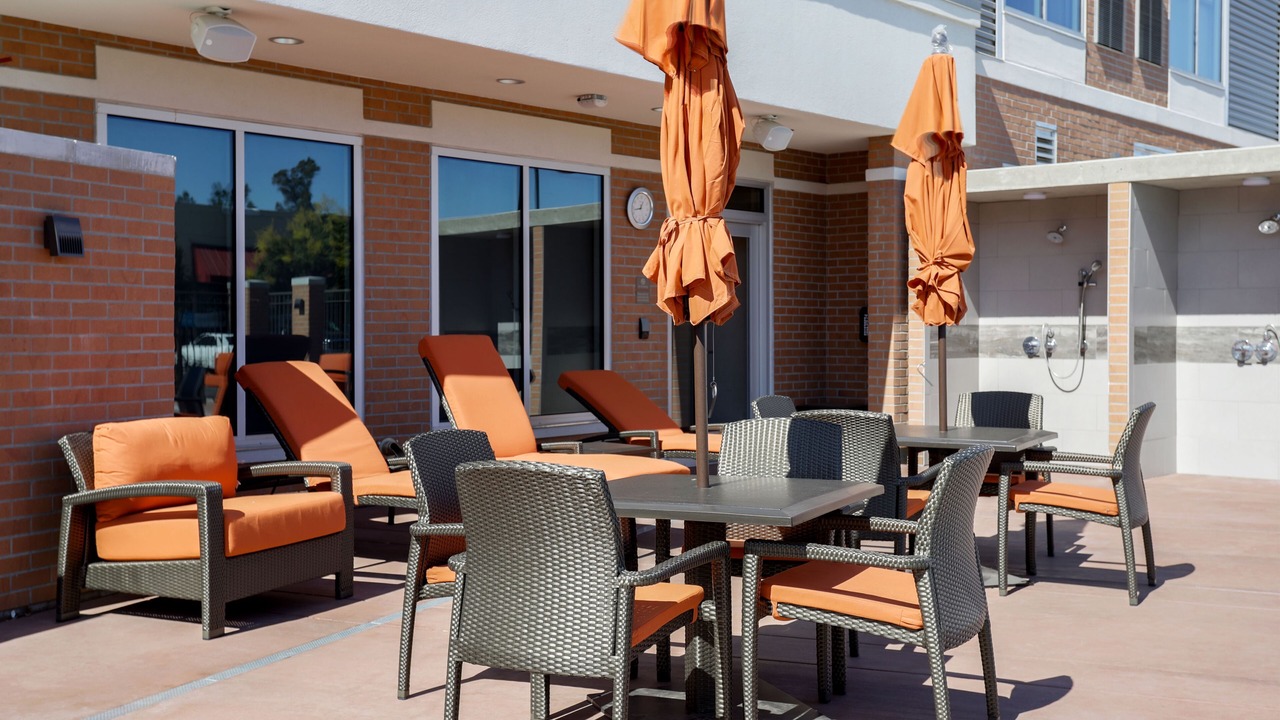 Photo of Outdoor in Nut Tree