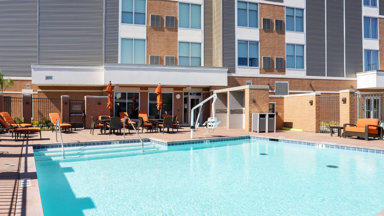 Photo of Outdoor in Nut Tree