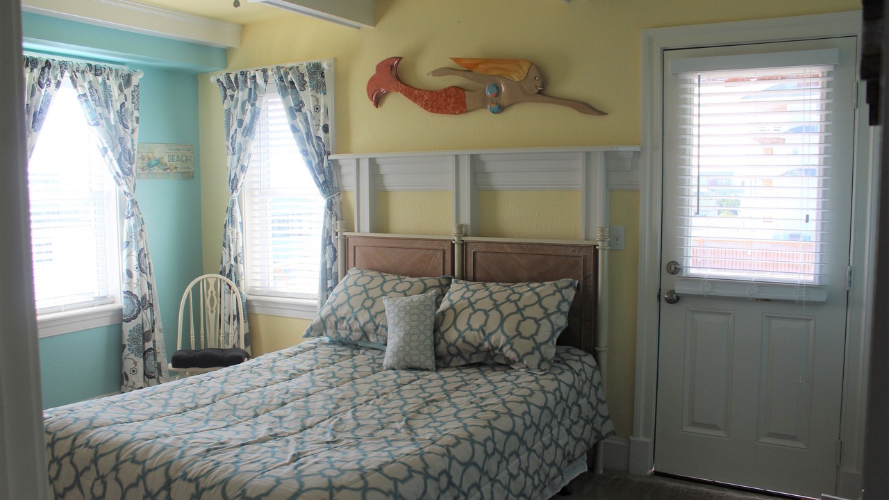 Photo of Bedroom in Colington