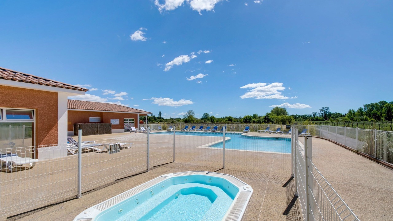 Photo of Outdoor in Colombiers