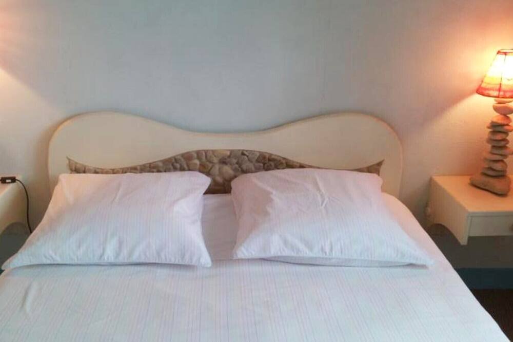 Photo of Bedroom in Nonant