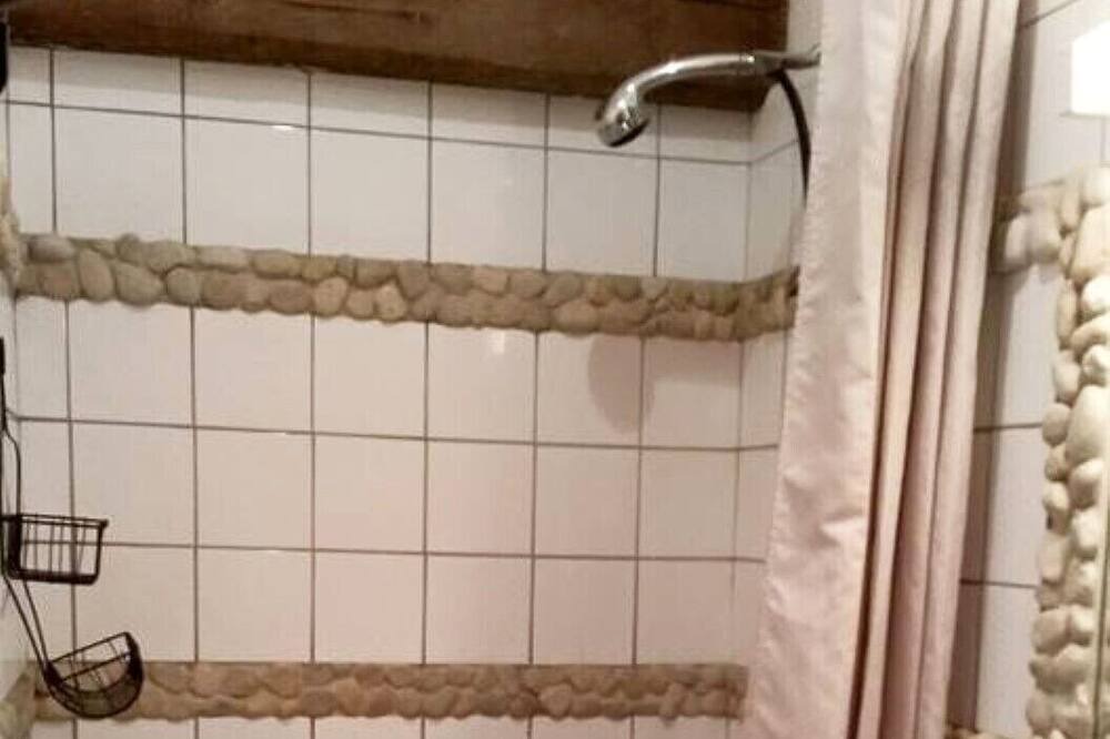 Photo of Bathroom in Nonant