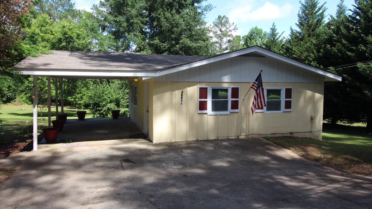 Photo of Buildings in Cedar Grove