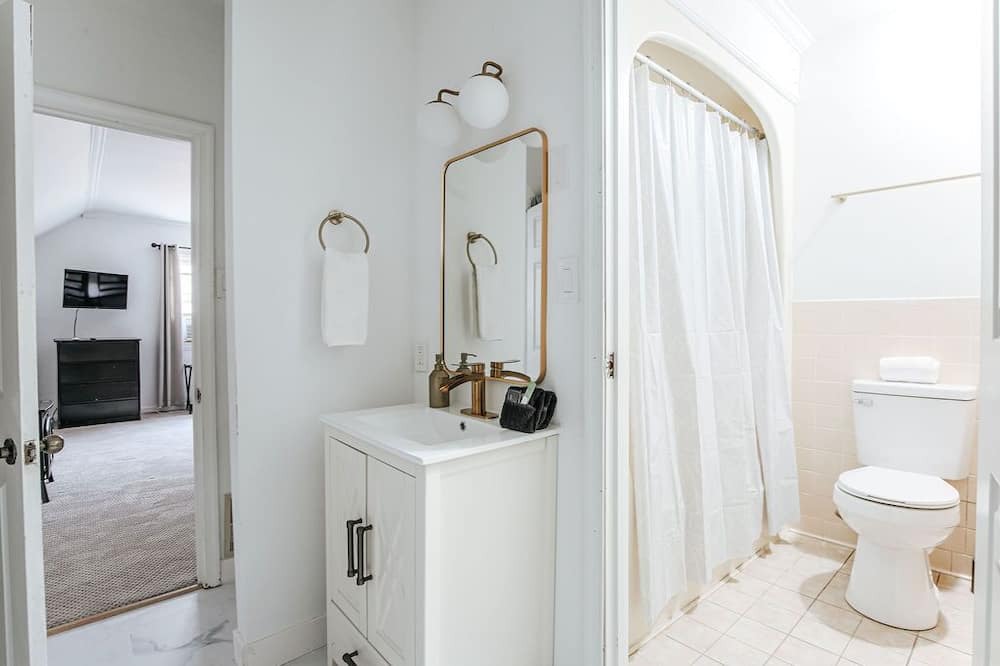 Photo of Bathroom in Raphine