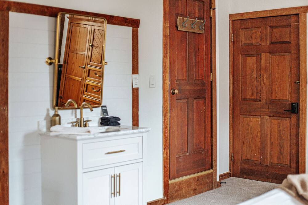 Photo of Bathroom in Raphine