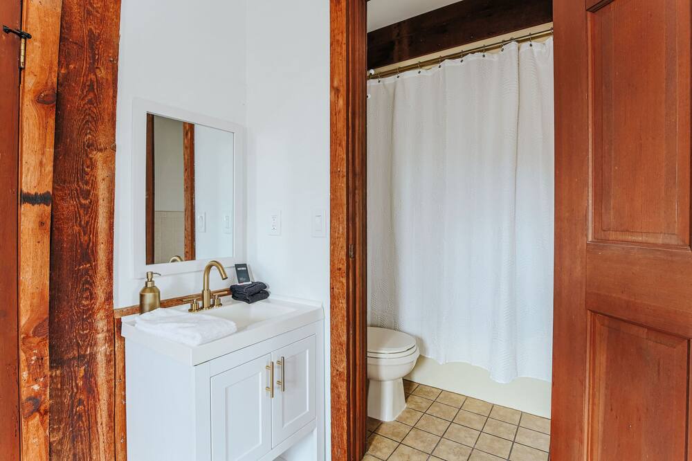Photo of Bathroom in Raphine