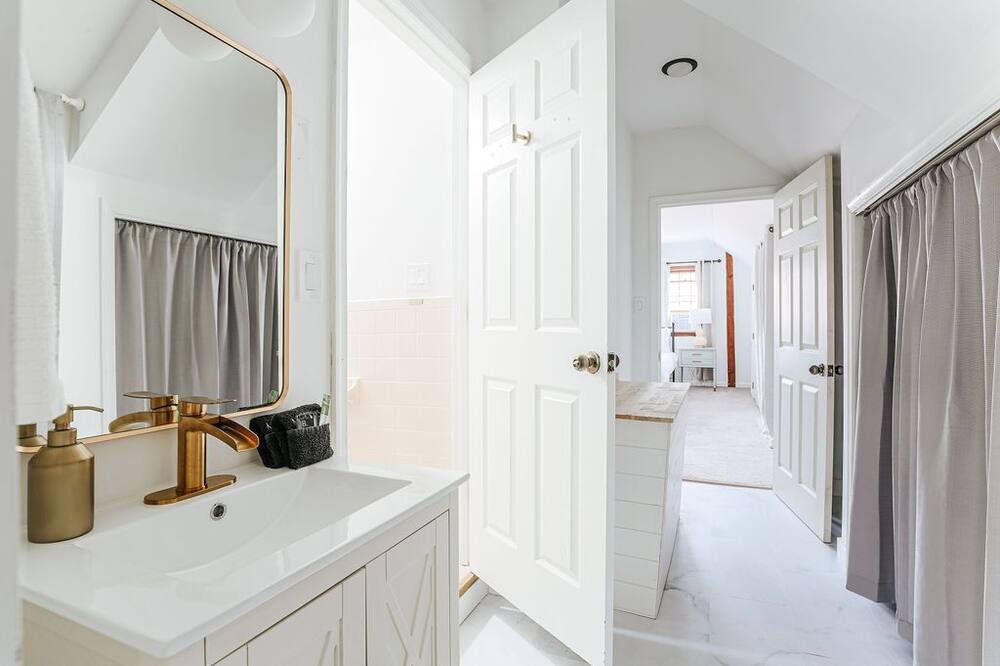 Photo of Bathroom in Raphine