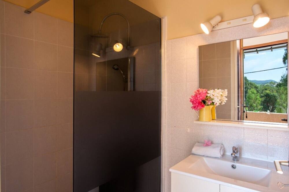 Photo of Bathroom in Solaro