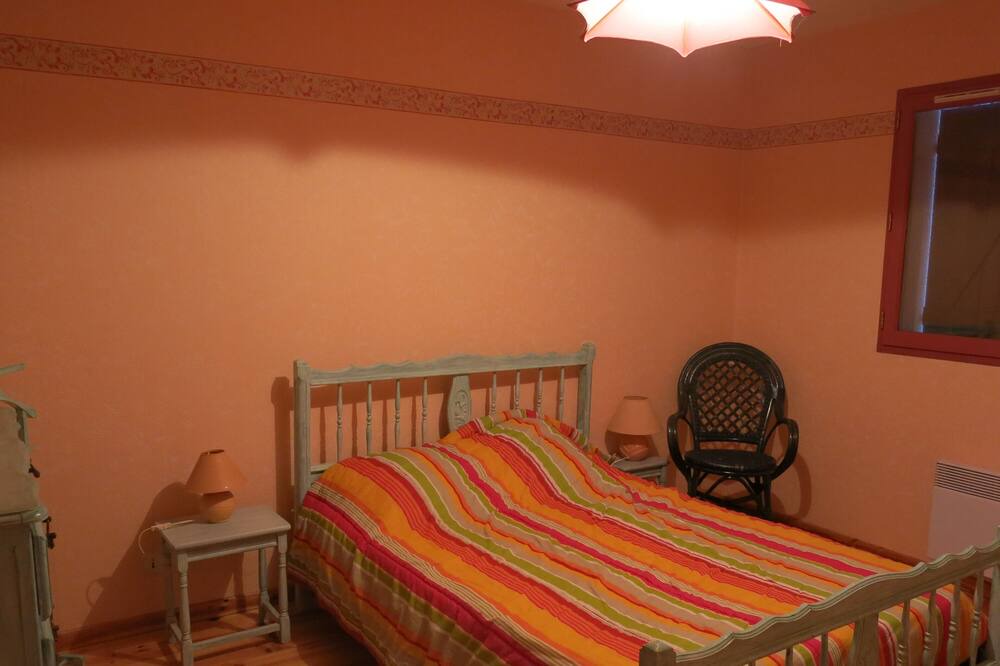 Photo of Bedroom in Gastes