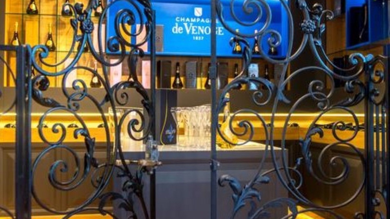 Photo of Others in Epernay