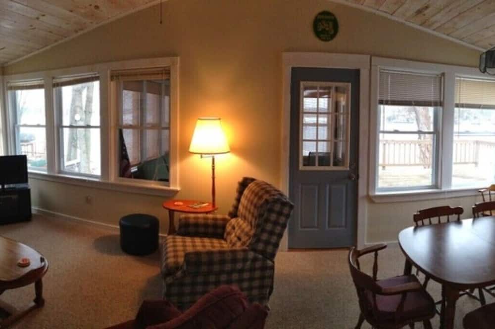 Photo of Bedroom in Brier Hill