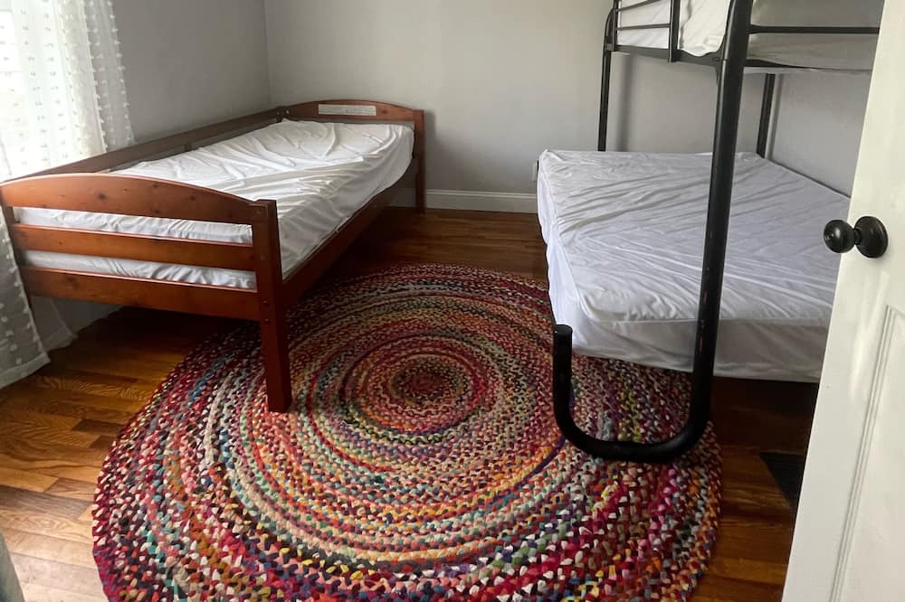 Photo of Bedroom in Brier Hill