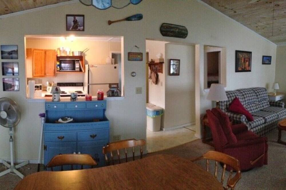Photo of Livingroom in Brier Hill
