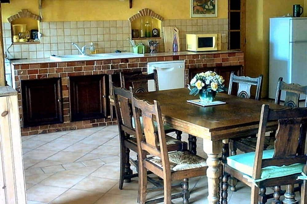 Photo of Kitchen in Puylaurens