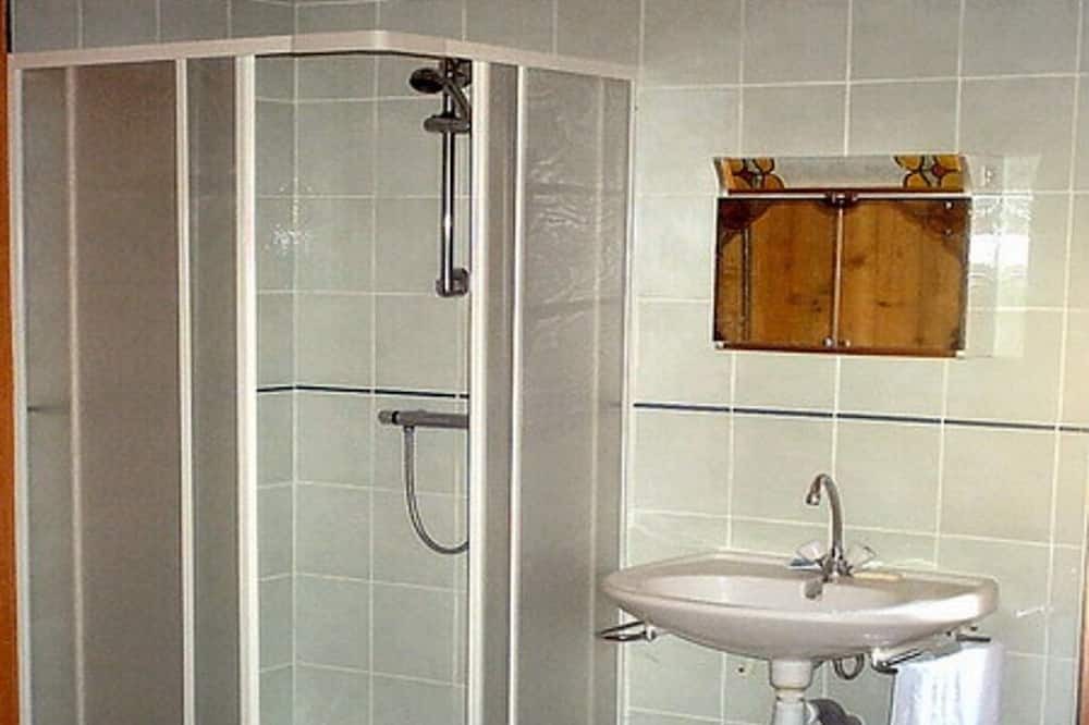 Photo of Bathroom in Puylaurens