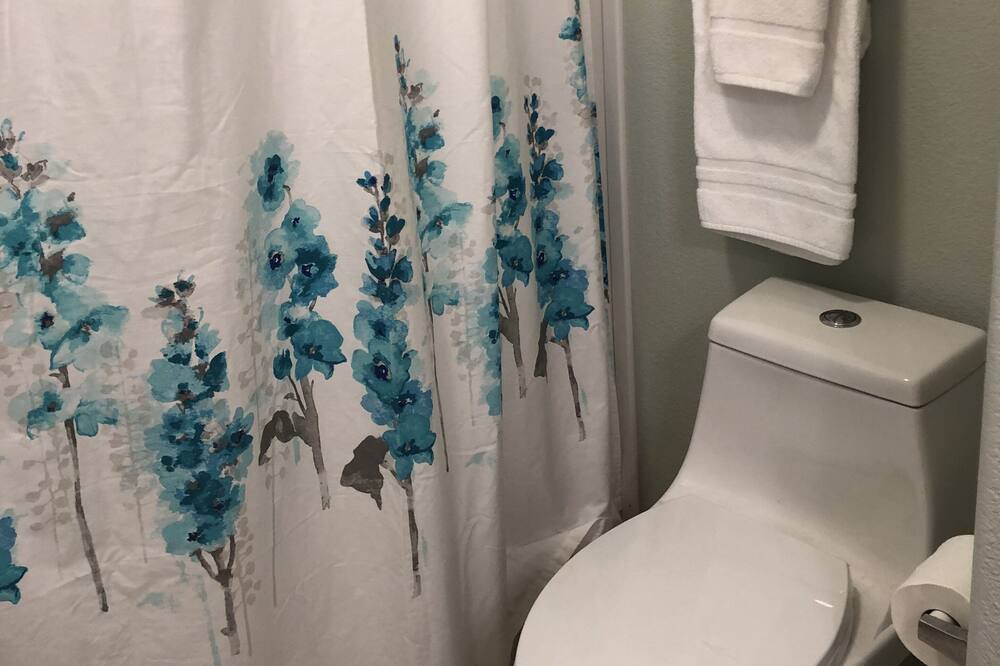 Photo of Bathroom in Edison