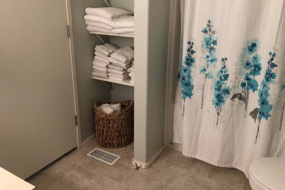 Photo of Others in Edison