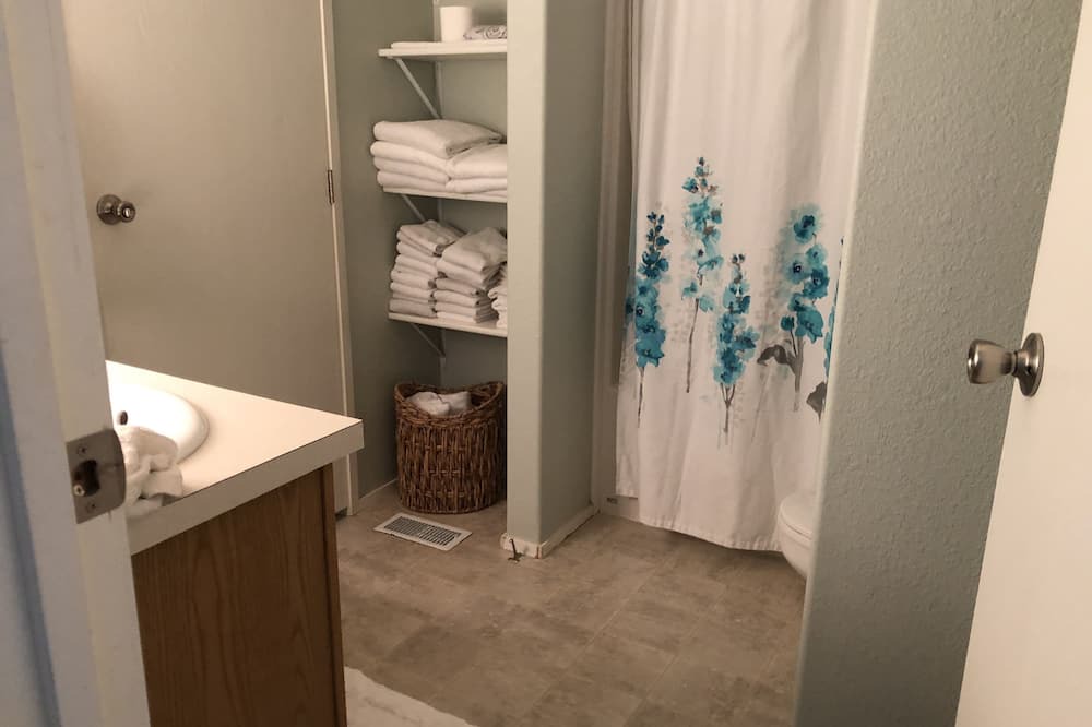 Photo of Bathroom in Edison