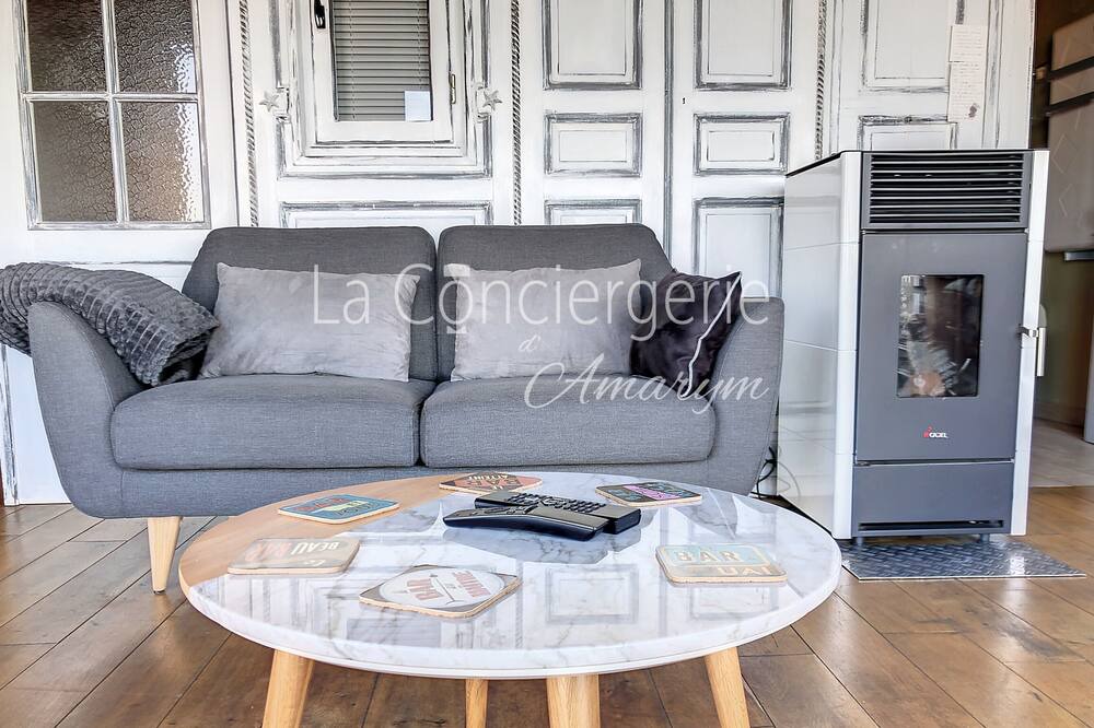 Photo of Livingroom in Ault