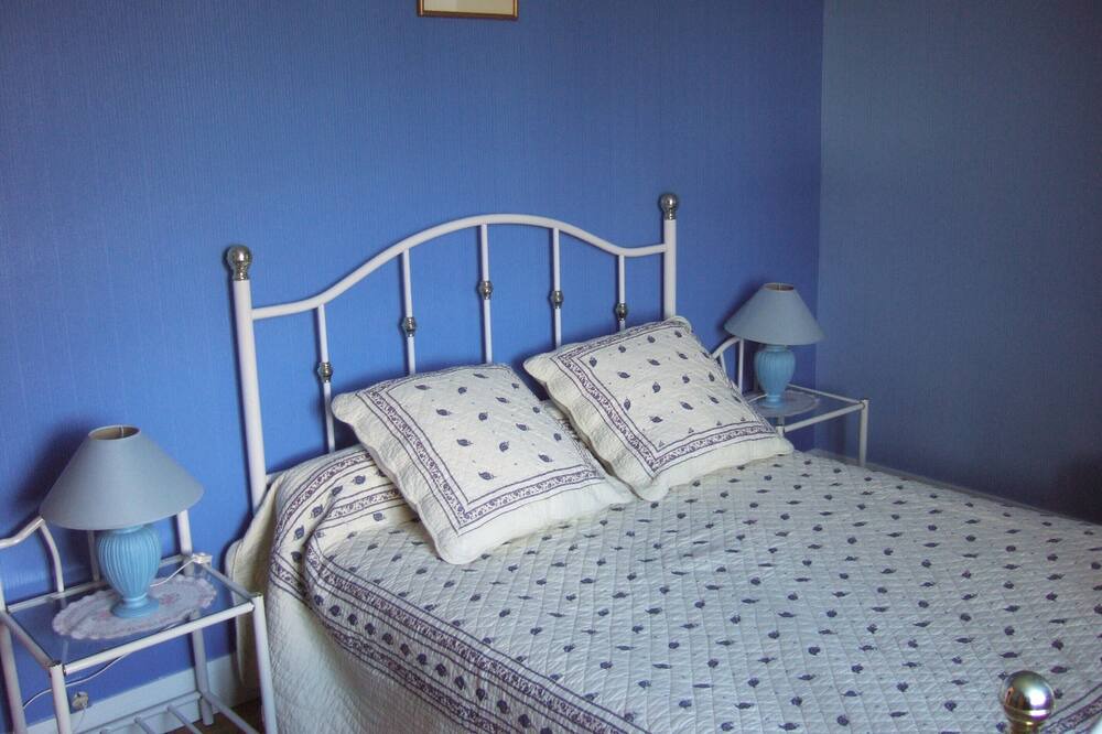 Photo of Bedroom in Petiville