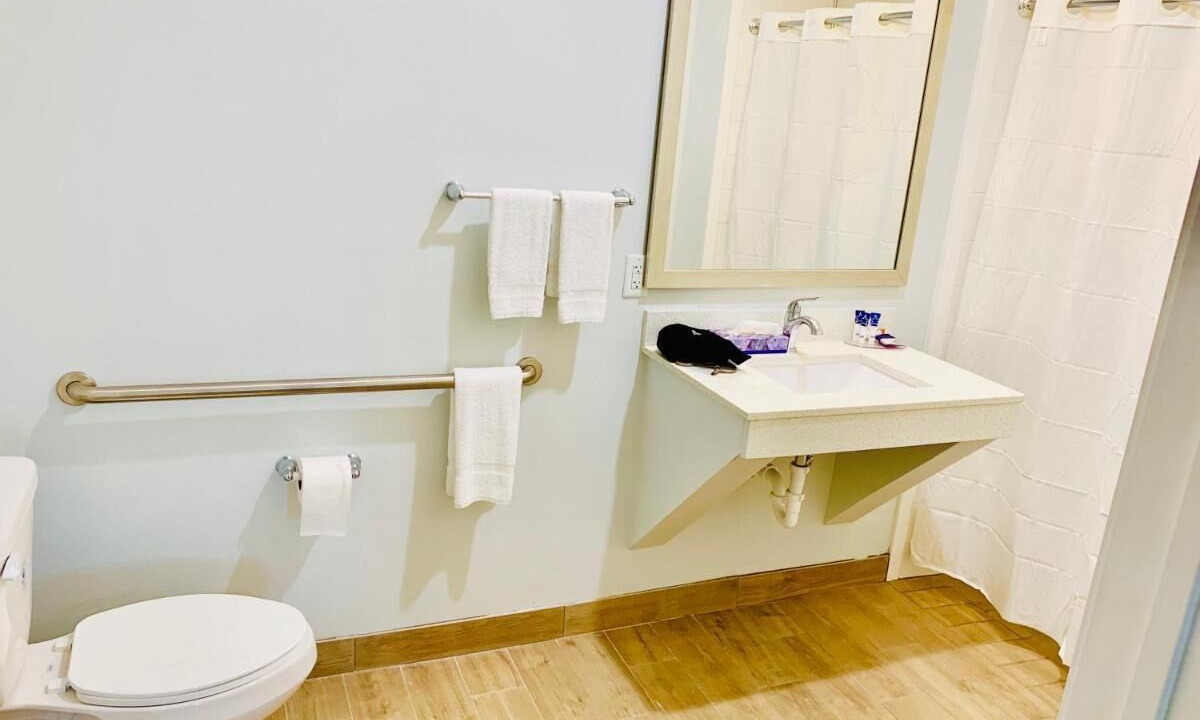 Photo of Bathroom in Porter