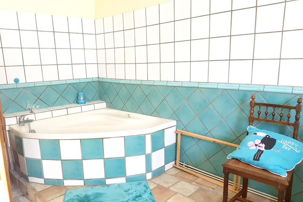 Photo of Bathroom in Saint-Roch