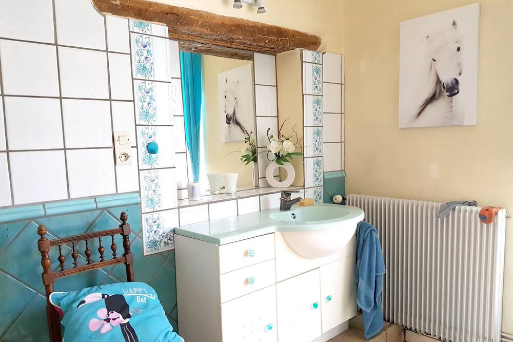 Photo of Bathroom in Saint-Roch