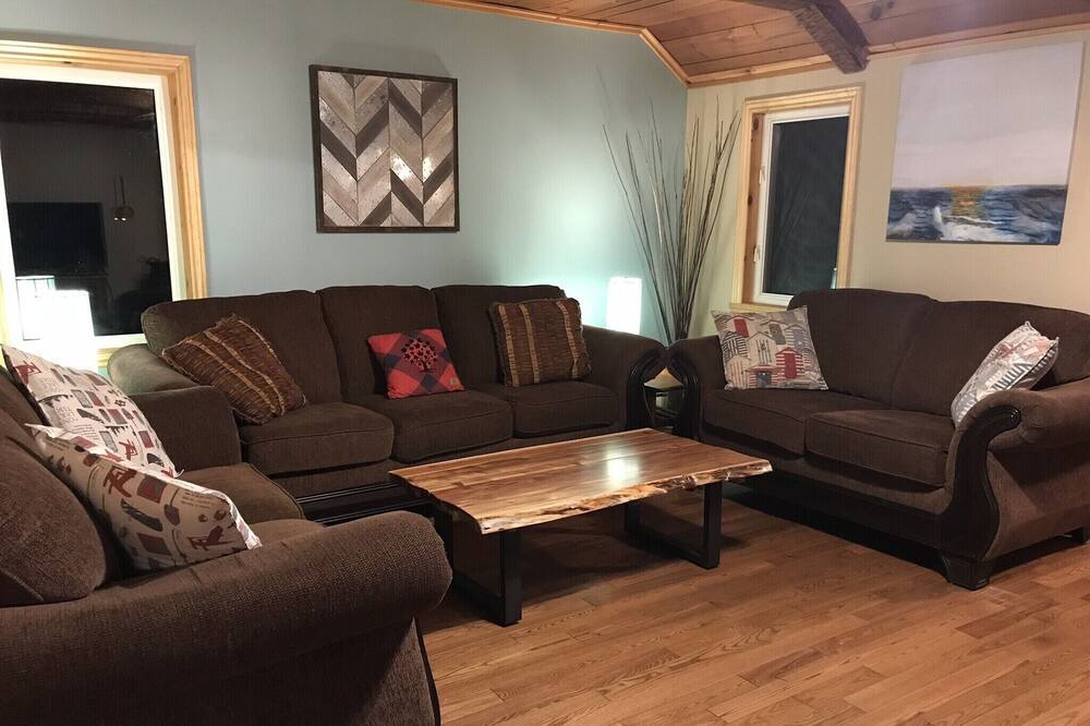 Photo of Livingroom in Ramara