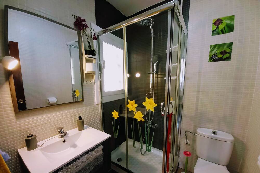 Photo of Bathroom in Masllorens