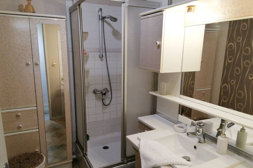 Photo of Bathroom in Seyssinet-Pariset